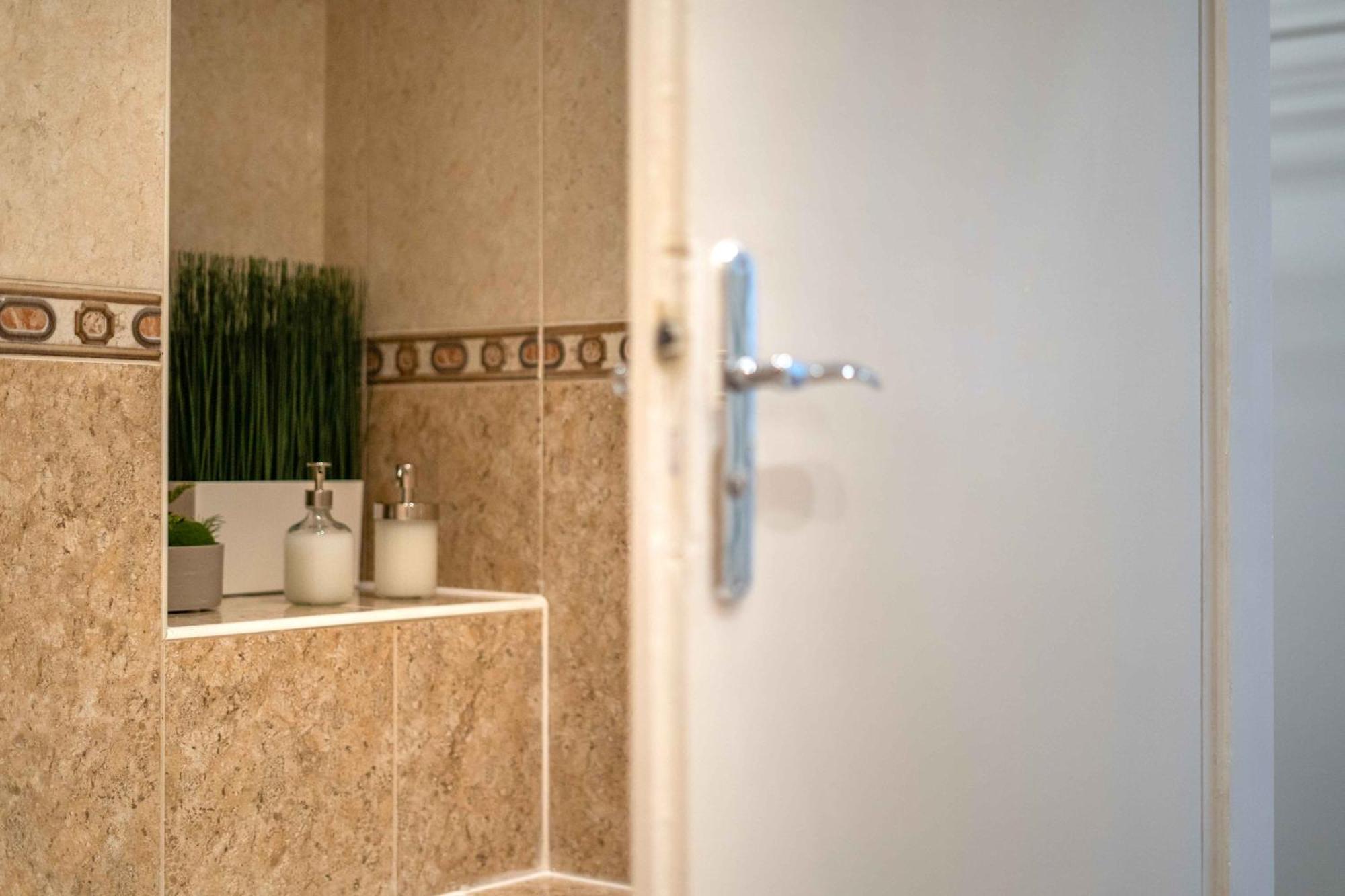 Best Location Apartment Air-Conditioned Братислава Экстерьер фото
